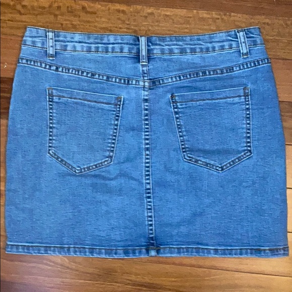 Jean Skirt - Picture 2 of 3